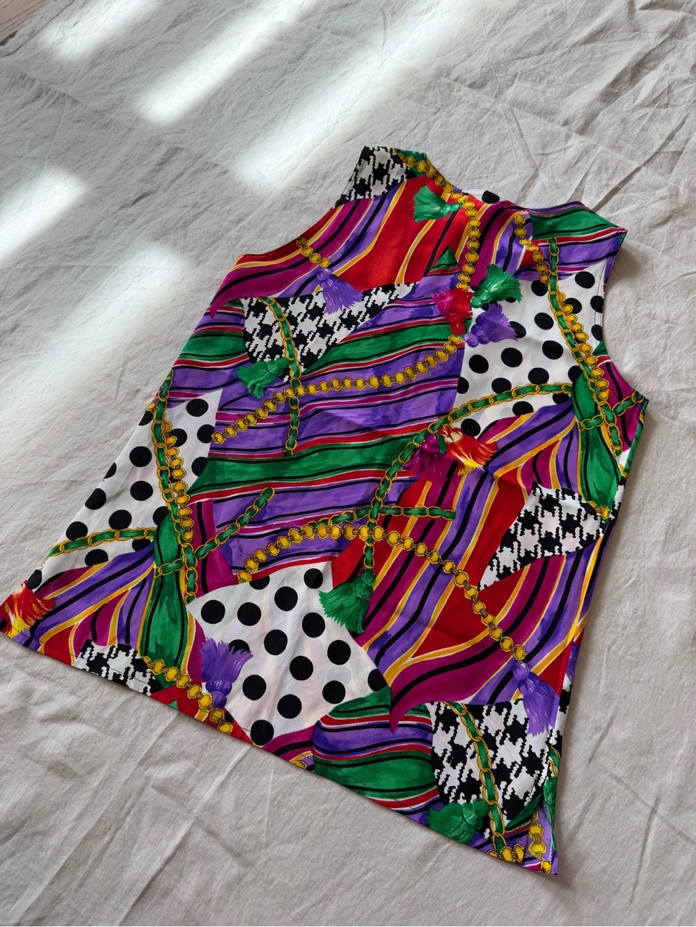 Vintage 100% silk Multicolor Printed sleeveless Top small - Picture 13 of 13